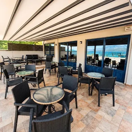 Hotel Ionian Hospitality - Fully Renovated - Seafront